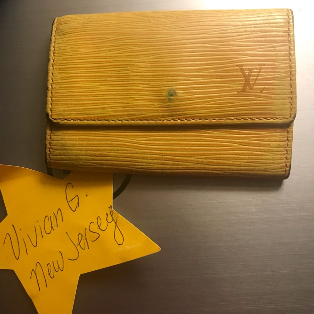 Authentic Louis Vuitton 6 key holder Yellow epi